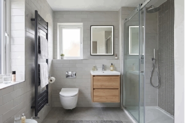Small Bathroom Layout Ideas That Actually Work | Article Image