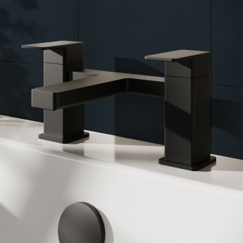 Delphi Fathom Matt Black Bath Filler Tap | Product Image
