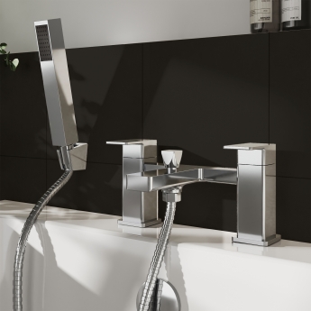 Delphi Fathom Chrome Bath Shower Mixer Tap with Kit | Product Image