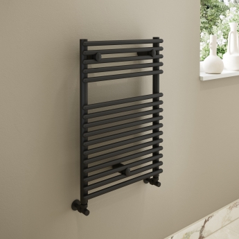 Signature Mode Straight Heated Towel Rail | Product Image