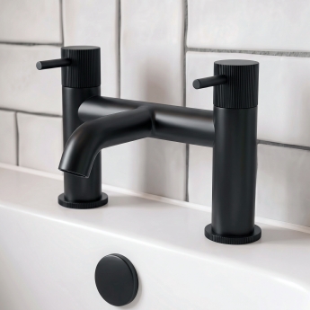 Verona Rivenza Fluted Matt Black Bath Filler Tap | Product Image