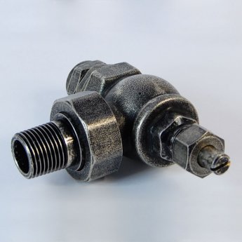 West Rosa Traditional Manual Radiator Valve and Lockshield Angled - Pewter